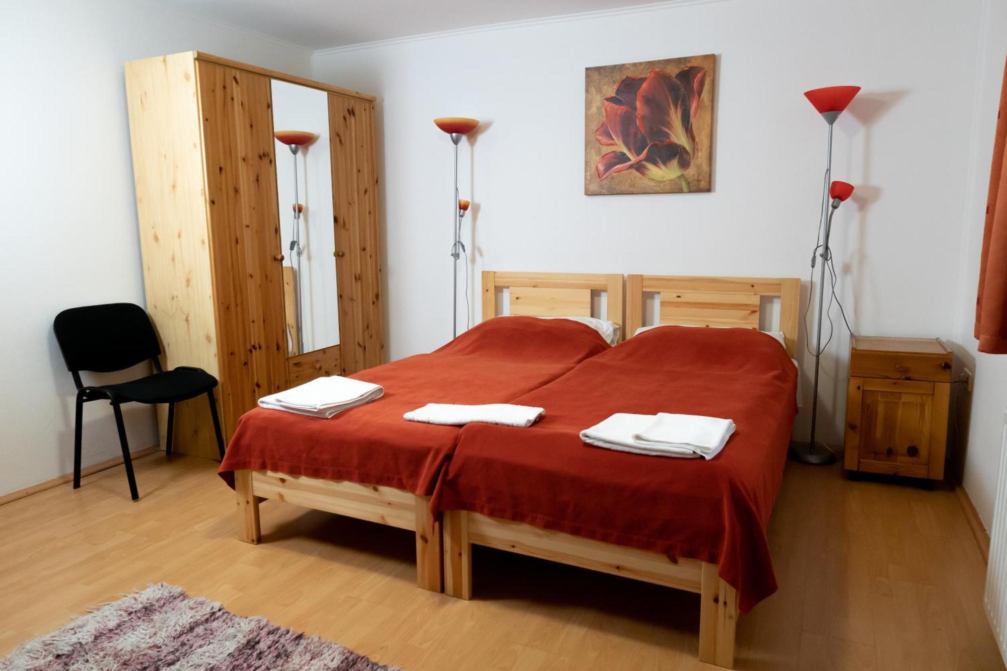 Liszt Apartman Pecs Luaran gambar